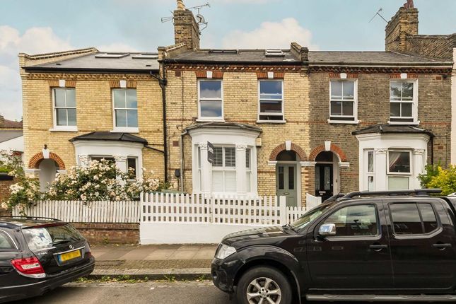 Thumbnail Flat for sale in Gowrie Road, London