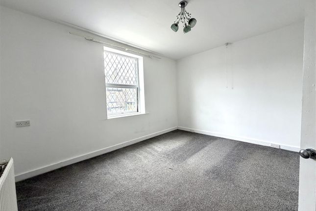 12, Malsis Road, Keighley photo 5
