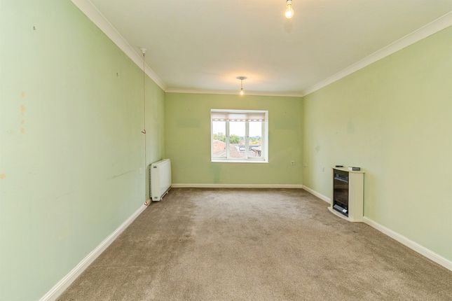 34, Laburnum Court, Leighton Buzzard photo 2