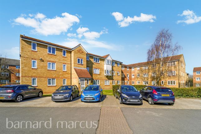 Flat for sale in Redford Close, Feltham