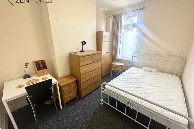 Thumbnail Room to rent in Glenwood Road, London