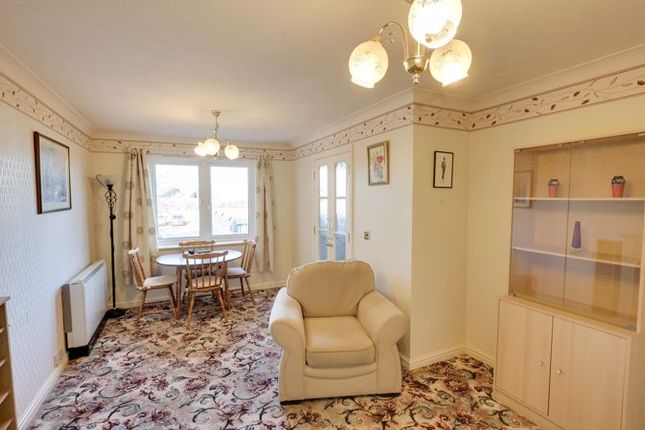 33 Regal Court, Bythesea Road, Trowbridge photo 3