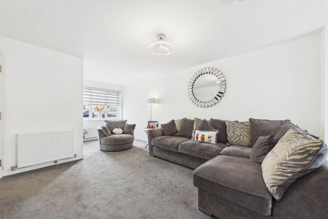 78, Clare Crescent, Larkhall photo 2