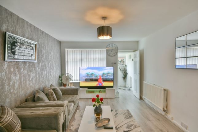 3, Farnham Close, Newcastle upon Tyne photo 2