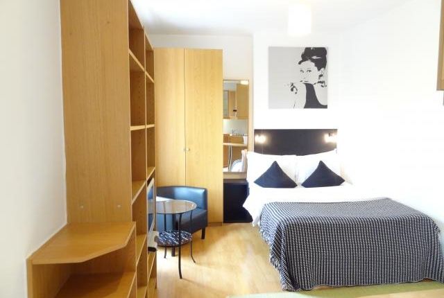 28-29  Flat 22, Cartwright Gardens, London photo 3