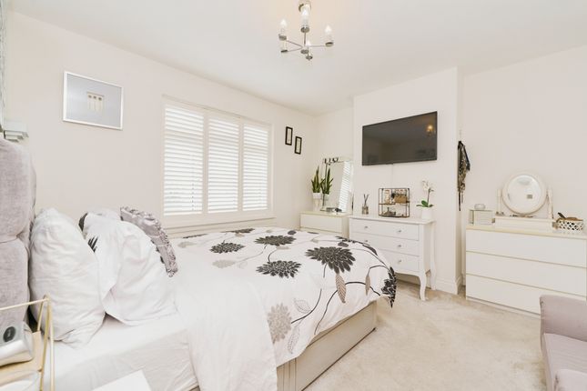 Terraced house for sale in The Crescent, New Malden