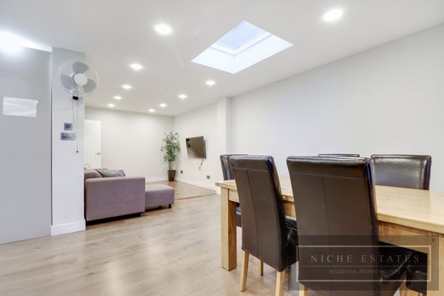 39, George Crescent, London photo 4