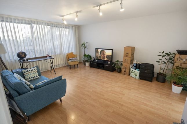 Thumbnail Flat to rent in High Mount, Station Road, Hendon