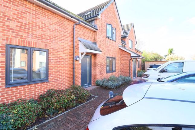 Thumbnail Flat to rent in Saunders Court, Gloucester
