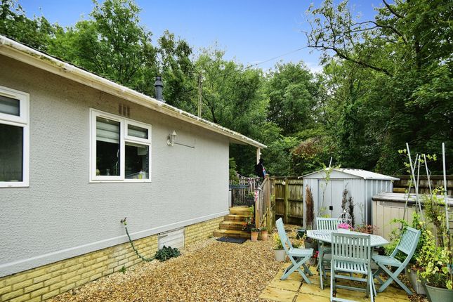 Thumbnail Mobile/park home for sale in Priors Walk, St. Johns Priory, Lechlade