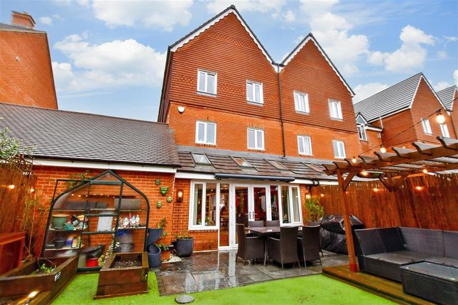 Thumbnail End terrace house for sale in Pelling Way, Broadbridge Heath, Horsham, West Sussex
