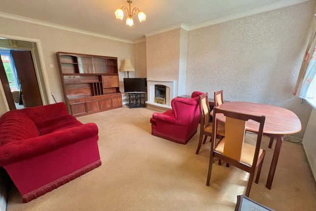 17, Fairacres Road, Stockport photo 4