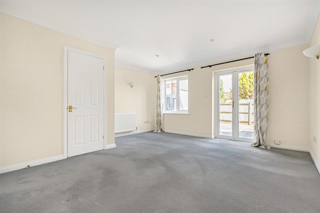22, Courtyard Way, Cottenham photo 2