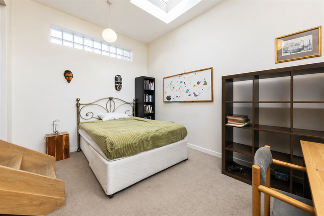 92 Hoxton Street, London photo 4