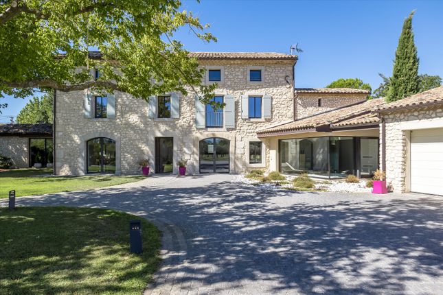 Thumbnail Farmhouse for sale in Velleron, Vaucluse, Provence-Alpes-Côte d`Azur, France