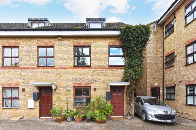 Thumbnail Mews house for sale in Louisa Close, London