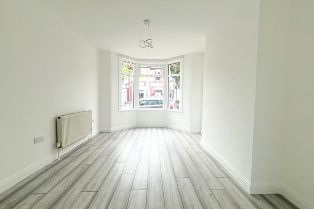71, Ramuz Drive, Westcliff-on-Sea photo 3