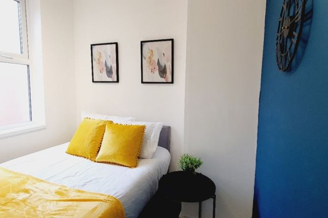 Room 3, 140 Park Road North, Birkenhead photo 2
