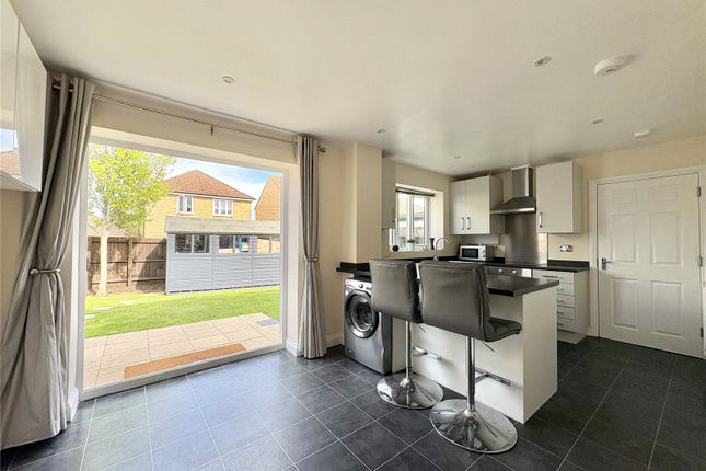 16, Collingham Close, Somerset photo 2