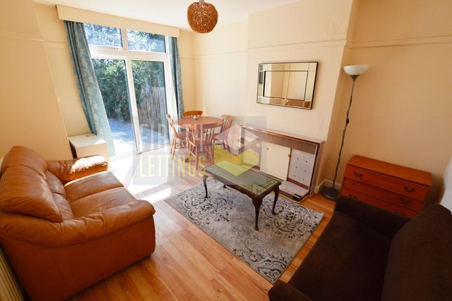 3 Bedroom Semi-Detached in LE2 3DJ