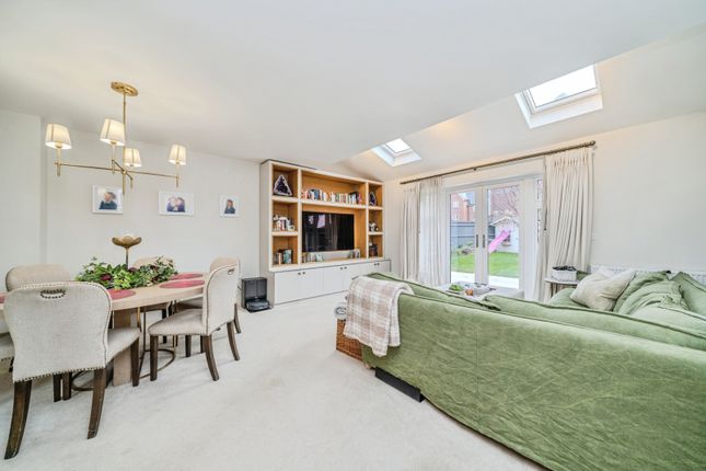 48, Consort Drive, Surrey photo 2
