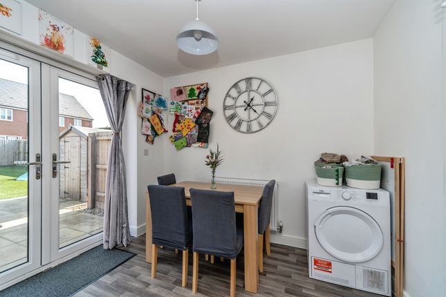 10, Conifer Way, SHEFFORD photo 5