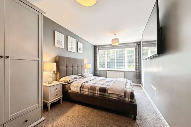 Flat 4, Walton House, Swindon photo 2