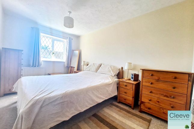25, Holmer Crescent, Cheltenham photo 4