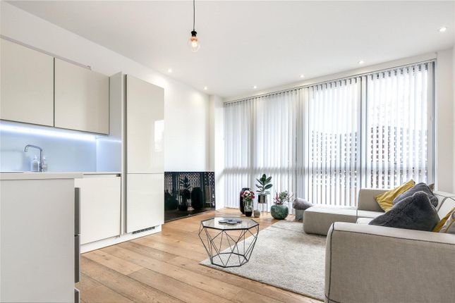 417 Wick Lane, London photo 3