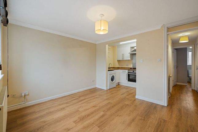 30, Tamar Way, Chichester photo 4