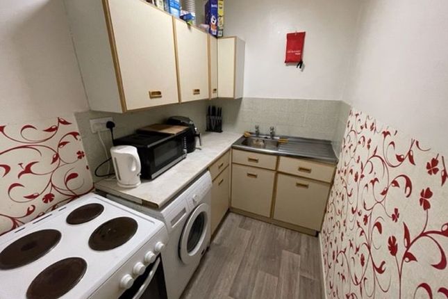 9B, Linden Grove, Gosport photo 3