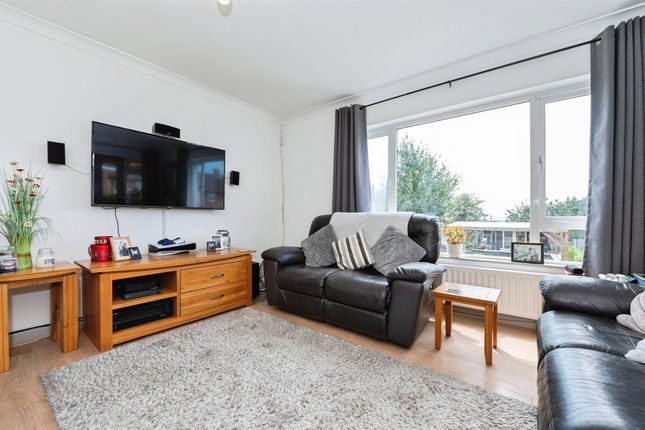 143, River View, Grays photo 4