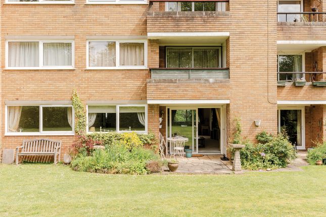 2 Henbury Gardens, Bristol photo 3