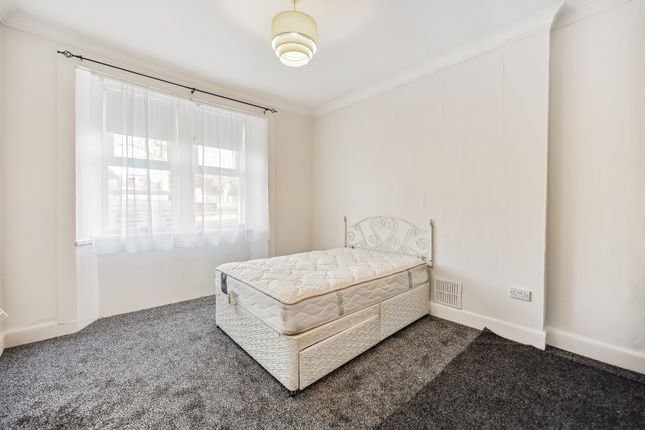 (G-L), 19A, Borestone Crescent, Stirlingshire photo 4