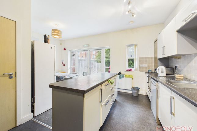 2 Grosvenor Gardens, Wrexham photo 3