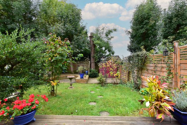 3 Oak Tree Close, Abbots Langley photo 4