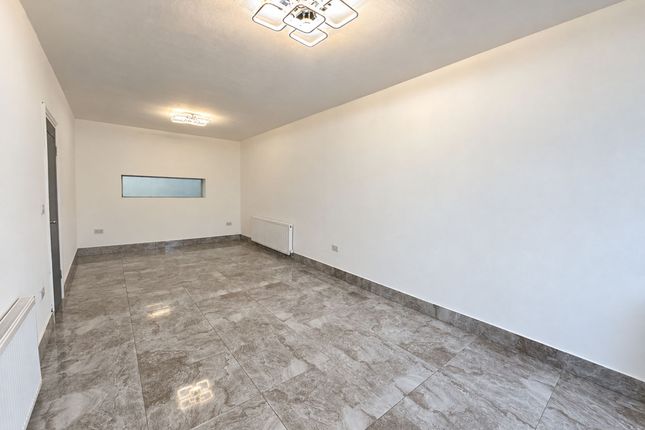 25 Swithland Avenue, Leicester photo 4