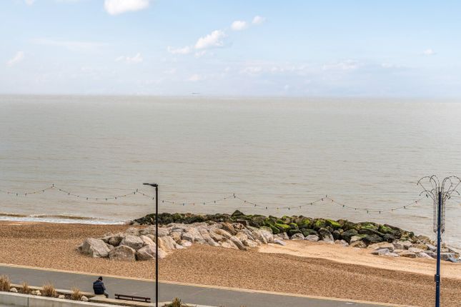6 Bristol House,, Sea Road, Suffolk photo 3