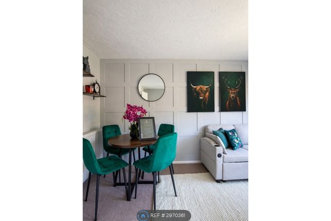 Serviced Accommodation  Kenwyn Road, Dartford photo 5