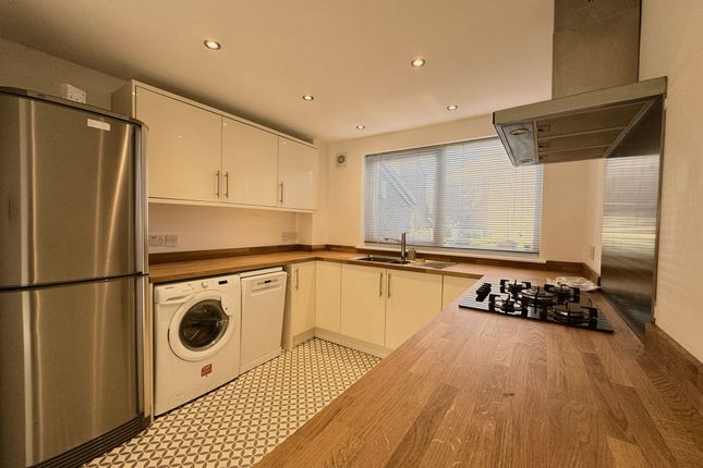 2 Adel Wood Place, Leeds photo 4