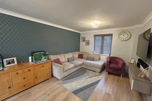2, Morbae Grove, Bridport photo 2