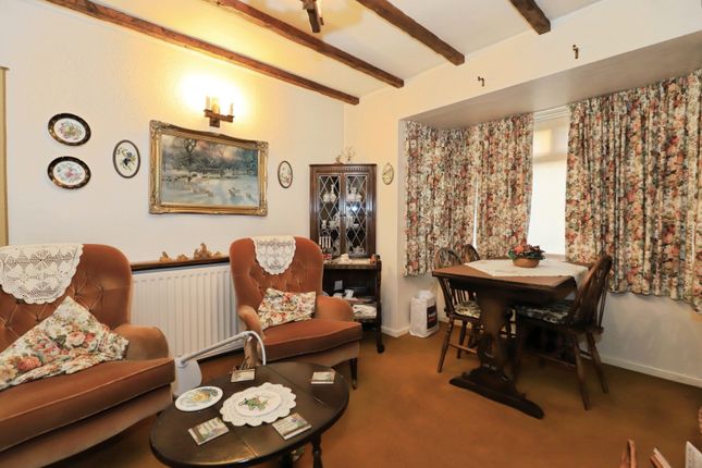 48, Windmill Grove, Kingswinford photo 2