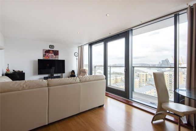 Flat to rent in Proton Tower, 8 Blackwall Way