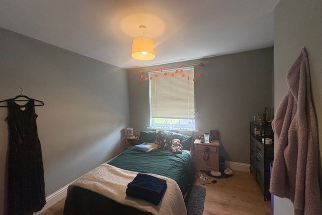 116, Durham photo 5