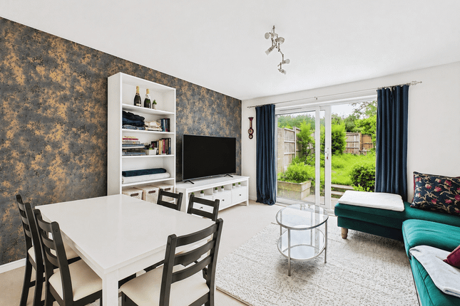 57, Coleridge Close, Hitchin photo 2
