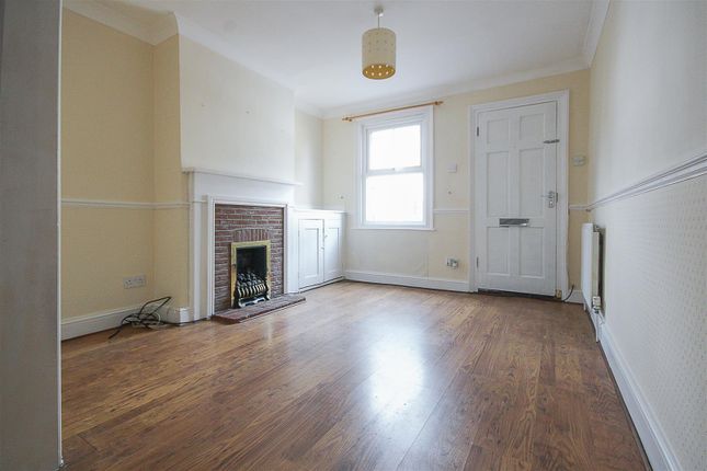 Cottage to rent in Sussex Road, Warley, Brentwood