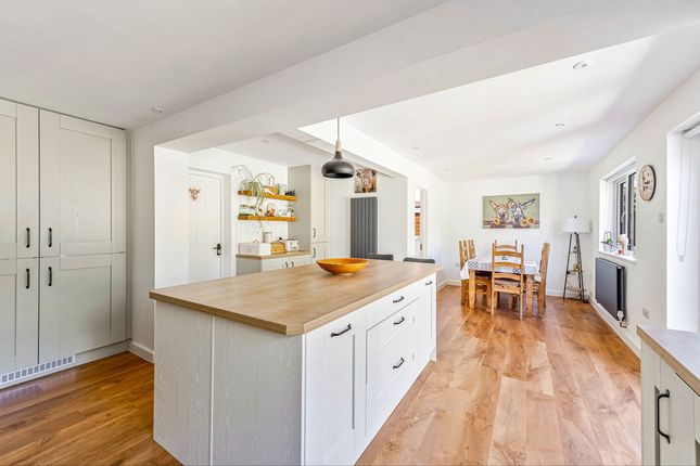17, Parklands Avenue, Weston-Super-Mare photo 4