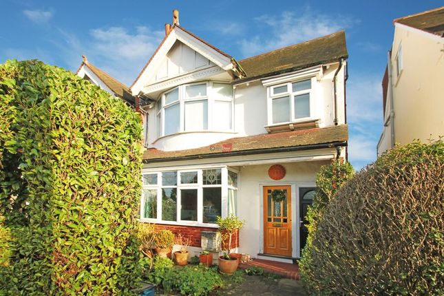 Flat to rent in Purley Park Road, Purley