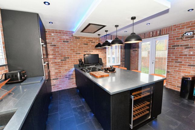 4-bed house on 12 Sillavan Close, Manchester, £500,000