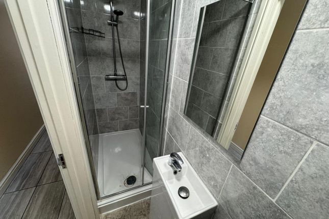 Room 1, 213 Phoenix Place, Dartford photo 5